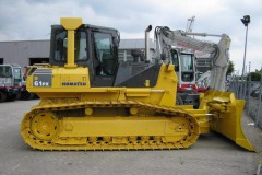 Бульдозер Komatsu D61, 18 тонн, отвал 3,8м